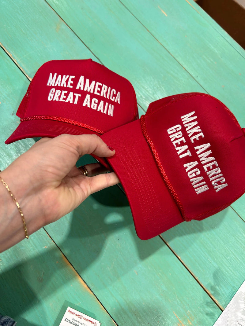 MAKE AMERICA GREAT AGAIN TRUCKER HAT