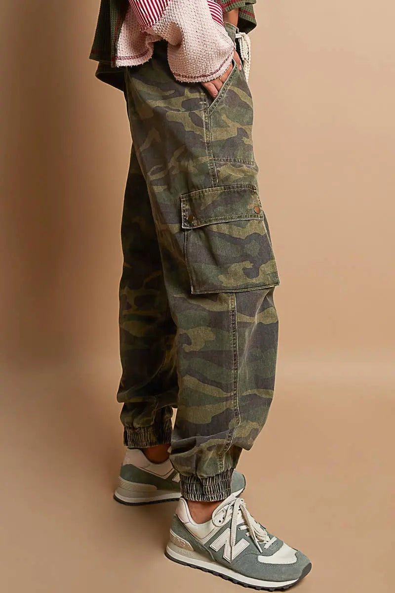 CAMO CARGO JOGGERS