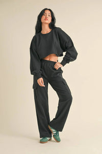 OVERSIZED CROP SWEATSHIRT AND WIDE LEG CARGO SWEATPANTS